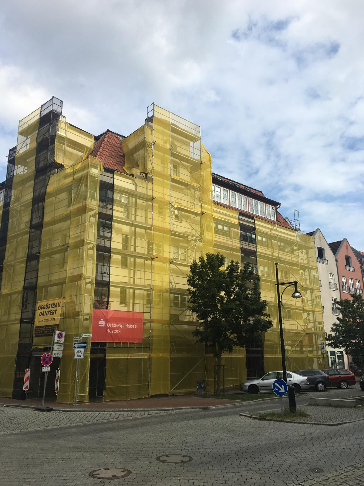 Fassadeninstandsetzung Rostock Grubenstrasse - Gerüstbau Barth bei Stralsund // Dankert Gerüstbau Barth